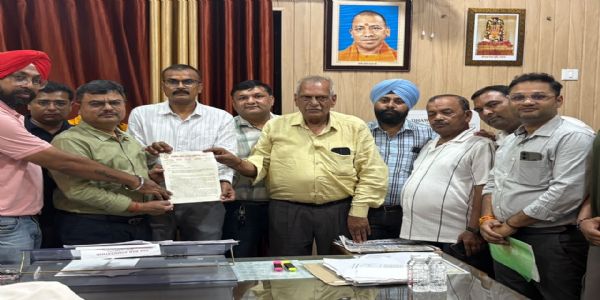 जीएसटी विभाग के उच्च पदों पर प्रशिक्षु आईएएस की नियुक्ति का व्यापारियों ने किया विरोध, मुख्यमंत्री से पुनर्विचार की मांग