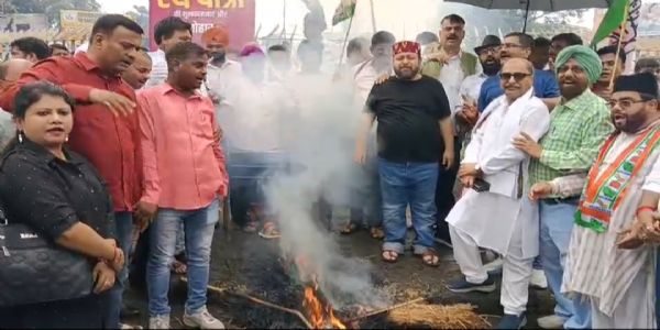 छात्रों की समस्याओं को लेकर युवा कांग्रेस का संवाद कार्यक्रम