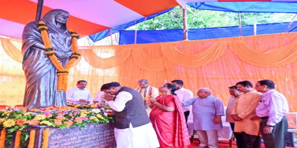 मां रमादेवी की पुण्य तिथि पर श्रद्धांजलि अर्पित