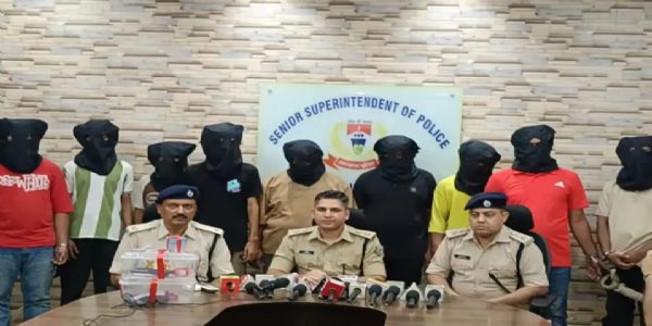 तड़ीपार सहित 10 अपराधी गिरफ्तार, हथियार और कारतूस बरामद