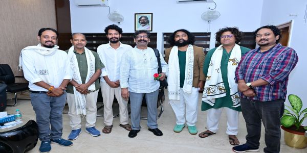 झारखंड के पुरस्कार विजेता फिल्मकारों ने मुख्यमंत्री से की मुलाकात
