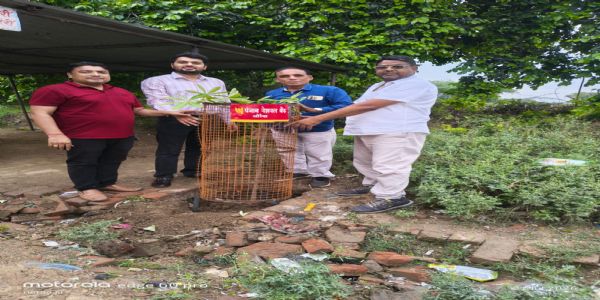 पिंडदान स्थल पर लगाए छायादार पौधे, समिति सदस्यों को मिली देखभाल की जिम्मेदारी