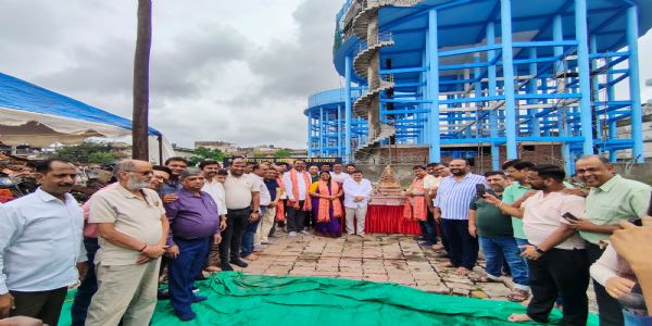 भारतीय युवक संघ ने स्तंभ एवं भूमि पूजन के साथ दुर्गा पूजा पंडाल निर्माण का किया शुभारंभ, इस वर्ष बनेगी बृहदेश्वर मंदिर की प्रतिकृति