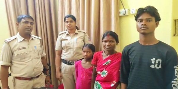 रानीगंज पुलिस ने भटकी 12 वर्षीय आदिवासी छात्रा को सुरक्षित परिवार से मिलाया