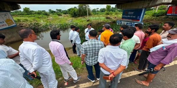 खरवा जोरिया पुल का विधायक ने किया निरीक्षण