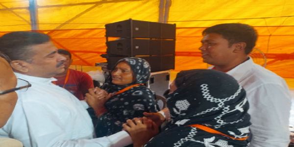 कर्णसुबर्ण रेल दुर्घटना पीड़ित परिवारों से मिले मुख्यमंत्री, आर्थिक सहायता का चेक सौंपा