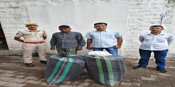 अफीम और डोडा-पोस्त के साथ तस्कर गिरफ्तार