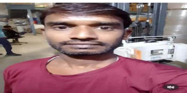 मिक्सर मशीन से टकराए बाइक सवार, एक की मौत व एक गंभीर