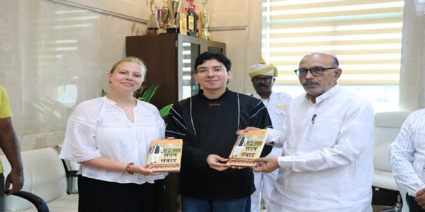 बेल्जियम से झारखंड दौरा पर आए विद्यार्थियों ने स्पीकर से की शिष्टाचार भेंट