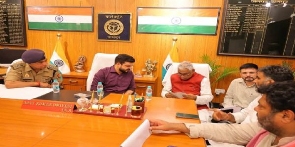 नेता विरोधी दल माता प्रसाद पांडेय ने रामपुर जिलाधिकारी से की मुलाकात, जौहर विश्वविद्यालय ध्वस्तीकरण रोकने की मांग