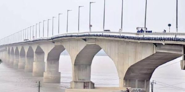 बारिश से गंगा के जलस्तर में वृद्धि, खतरे के निशान से चार मीटर दूर जलस्तर