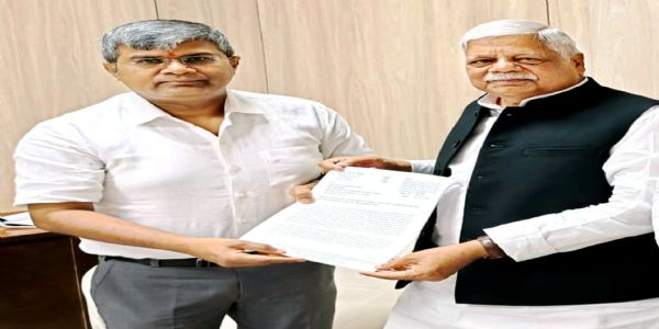 सांसद ने एनएचएआई अध्यक्ष से की फोरलेन पर फ्लाईओवर निर्माण की मांग