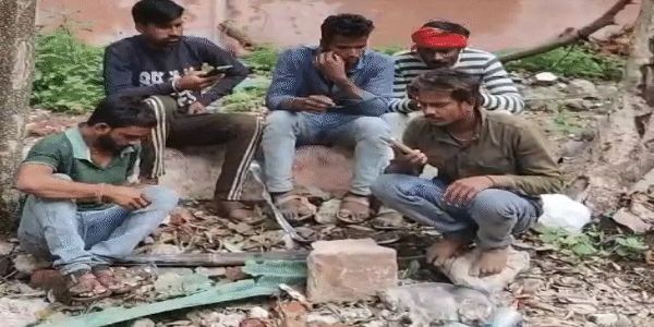 बैरसिया में मिक्सर मशीन पलटने से मजदूर की मौत, टायर निकलने से अनियंत्रित हुई मशीन