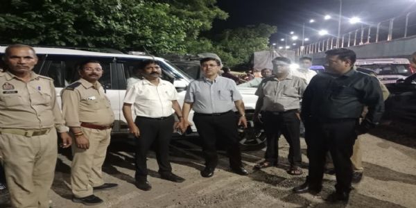 बरेली मंडल में अवैध बसों पर बड़ी कार्रवाई, 51 के चालान, 42 बसें सीज; 10.50 लाख रुपये का जुर्माना
