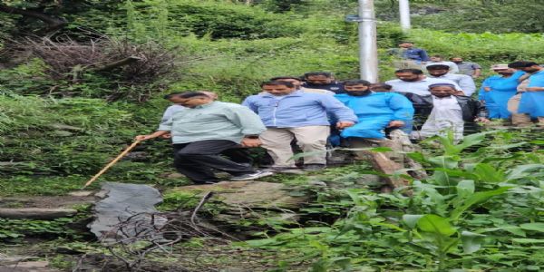 नंदी चूल में भूस्खलन पीड़ितों से मिले मंत्री राणा, हर संभव मदद का भरोसा