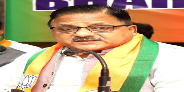 कांग्रेस देश के युवाओं को गुमराह कर सेंक रही है राजनीतिक रोटियां:डॉ राधा मोहन दास अग्रवाल