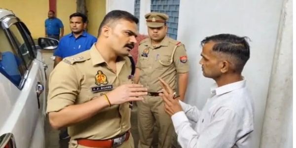 संभल में मुस्लिम युवक ने की एसपी से शिकायत, समाज के ही तुर्क लोग मस्जिद में नहीं पढ़ने दे रहे नमाज़, एफआईआर के निर्देश