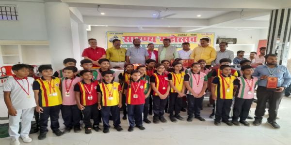 छपरा में विधान पार्षद डॉ संजय मयूख का भव्य अभिनंदन