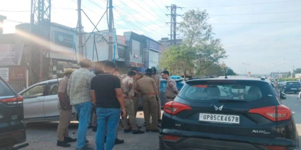 मथुरा : दिनदहाड़े 85 लाख का गोल्ड लूटा, बाइक सवार बदमाश फरार
