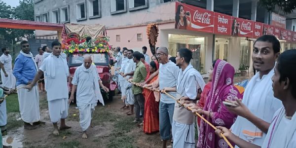 करंट हादसे के कारण सादगी से निकली घुरती रथयात्रा, खुली जीप से लौटे भगवान जगन्नाथ