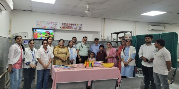 एमडीएम हॉस्पिटल की अनूठी पहल : बच्चों के डायलिसिस का डर भगाने के लिए यूनिट में बना गेम जोन