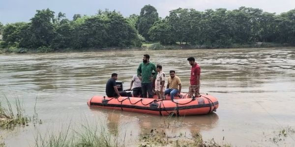आत्रेयी नदी में नहाने के दौरान डूबा किशोर, तलाश जारी