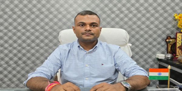 जाैनपुर में सहायक अध्यापक निलंबित, बीएसए ने बैठाई जांच