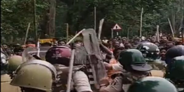 धरमपुर में ग्रामीणों और पुलिस बल के बीच झड़प धरमपुर में ग्रामीणों और पुलिस बल के बीच झड़प