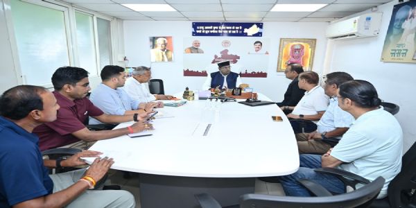 आरएफआई प्रतिनिधिमंडल से चर्चा करते हुए मंत्री विश्वास कैलाश सारंग आरएफआई प्रतिनिधिमंडल से चर्चा करते हुए मंत्री विश्वास कैलाश सारंग