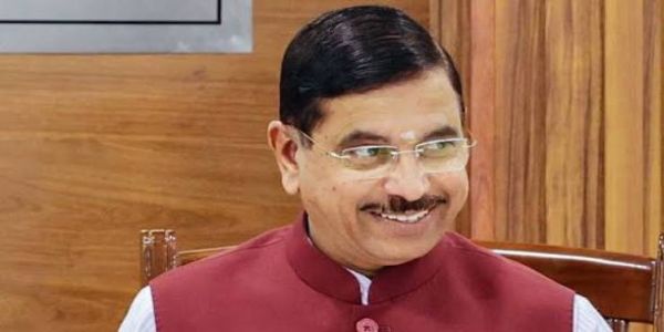 प्रहलाद जोशी (फाइल फोटो) प्रहलाद जोशी (फाइल फोटो)