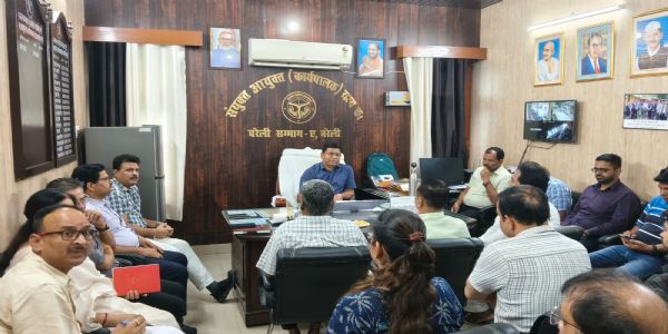 बरेली में गारमेंट कारोबार पर ऑनलाइन बाजार की मार, बहेड़ी शिफ्ट हो रहा थोक व्यापार