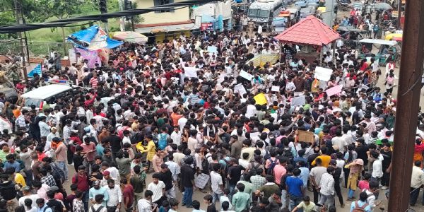 भागलपुर में बंद के दौरान हंगामा, पुलिस ने किया लाठीचार्ज