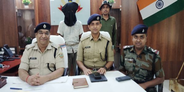 चतरा से एक करोड़ की अफीम व डोडा बरामद, तस्कर गिरफ्तार