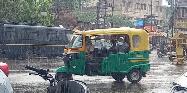 जोधपुर शहर में बादल-बारिश का मौसम
