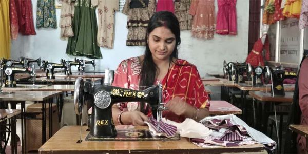 मुख्यमंत्री कौशल विकास योजना से बदली नीलिमा की जिंदगी