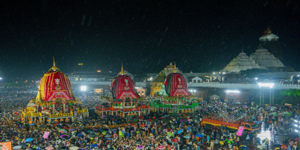 आज सुनाबेश: महाप्रभु जगन्नाथ व सहोदर स्वर्णाभूषणों से होंगे अलंकृत, पुरी में उमड़ेगी लाखों श्रद्धालुओं की भीड़