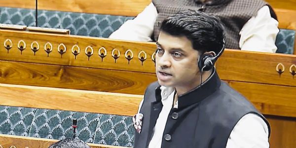 राजनीतिक गलियारों में चर्चा: श्रीकांत शिंदे को मिल सकता है केंद्र में मंत्री पद