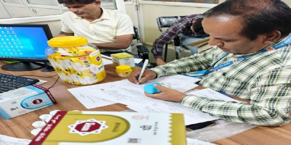 इंदौरः खाद्य विभाग की बड़ी कार्रवाई, बाहरी राज्यों से आया तीन लाख रुपये का 640 लीटर संदिग्ध घी जब्त