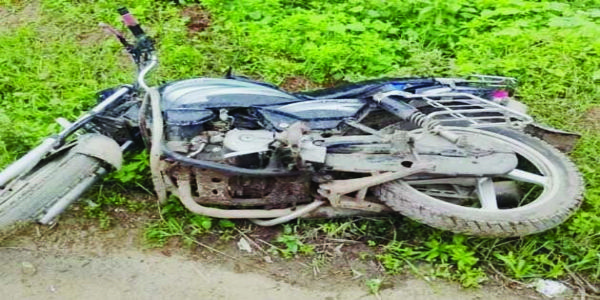 कटघोरा : सड़क किनारे पानी से भरे गड्ढे में गिरी माेटरसाइकिल, चालक की डूबने से मौत