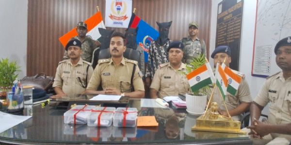 ब्राउन शुगर के साथ तीन गिरफ्तार, बाइक जब्त