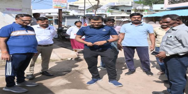 जबलपुरः नगर निगम मजिस्ट्रेट की उपस्थिति में अतिक्रमण व गंदगी के विरुद्ध चला संयुक्त अभियान
