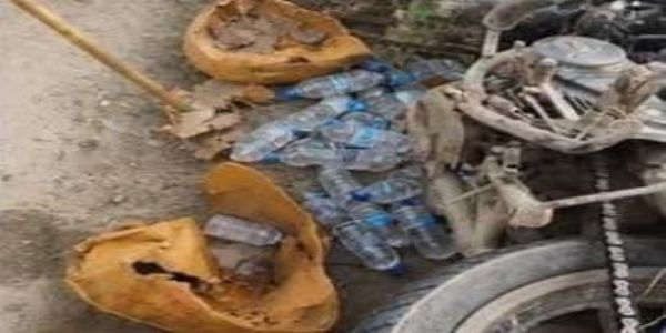 छापेमारी में 117 लीटर नेपाली शराब के साथ बाइक जब्त