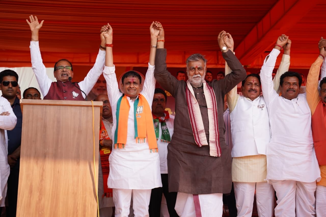 दतिया में केन्द्रीय मंत्री शिवराज का चुनावी हुंकार दतिया में केन्द्रीय मंत्री शिवराज का चुनावी हुंकार