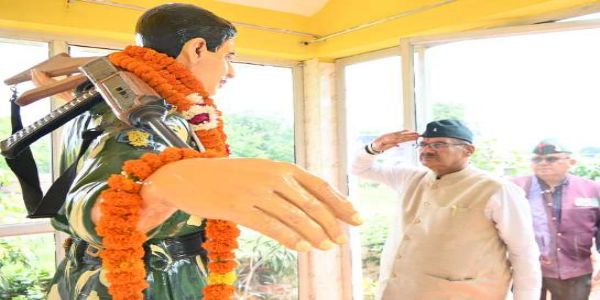 कारगिल विजय दिवस पर मंत्री गणेश जोशी ने शहीद राजेश गुरुंग को दी श्रद्धांजलि