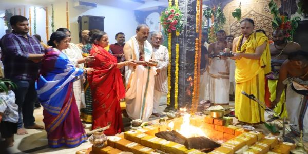 अयोध्या : विट्ठल भगवान के प्रथम मंदिर में जारी है प्राण प्रतिष्ठा महोत्सव, हाे रहे हैं धार्मिक अनुष्ठान