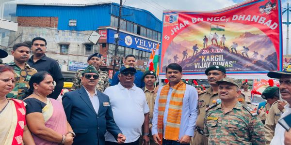 कारगिल विजय दिवस पर मेयर ने अमर शहीदों को दी श्रद्धांजलि