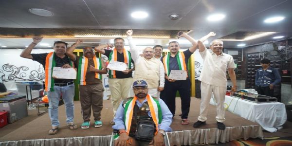 कारगिल दिवस पर रक्तदान शिविर का आयोजन, विजेन्द्र गुप्ता ने प्रदान प्रमाण पत्र