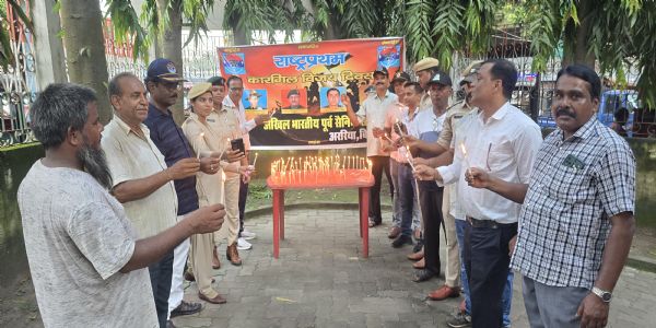 पूर्व सैनिकों ने कारगिल विजय दिवस पर शहीद सैनिकों को दी श्रद्धांजलि