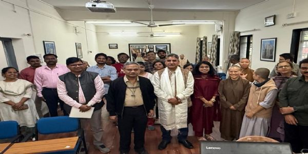 संस्कृत शिक्षा सचिव दीपक कुमार ने पुणे में शिक्षाविदों के साथ की बैठक