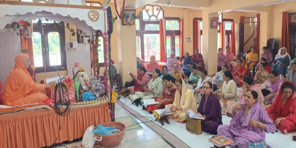 वेदांत कुटीर मंडी में गूंजी राम महिमा, मानस कथा से श्रोता हुए भाव-विभोर